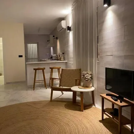 Apartamento Relaxing Lakeside With Swimming Pool